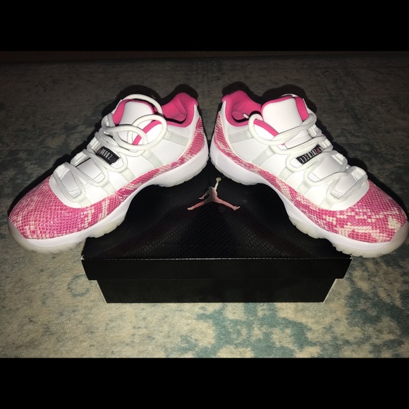 Jordan 11 low pink snakeskin size 9.5 women - Picture 5 of 10